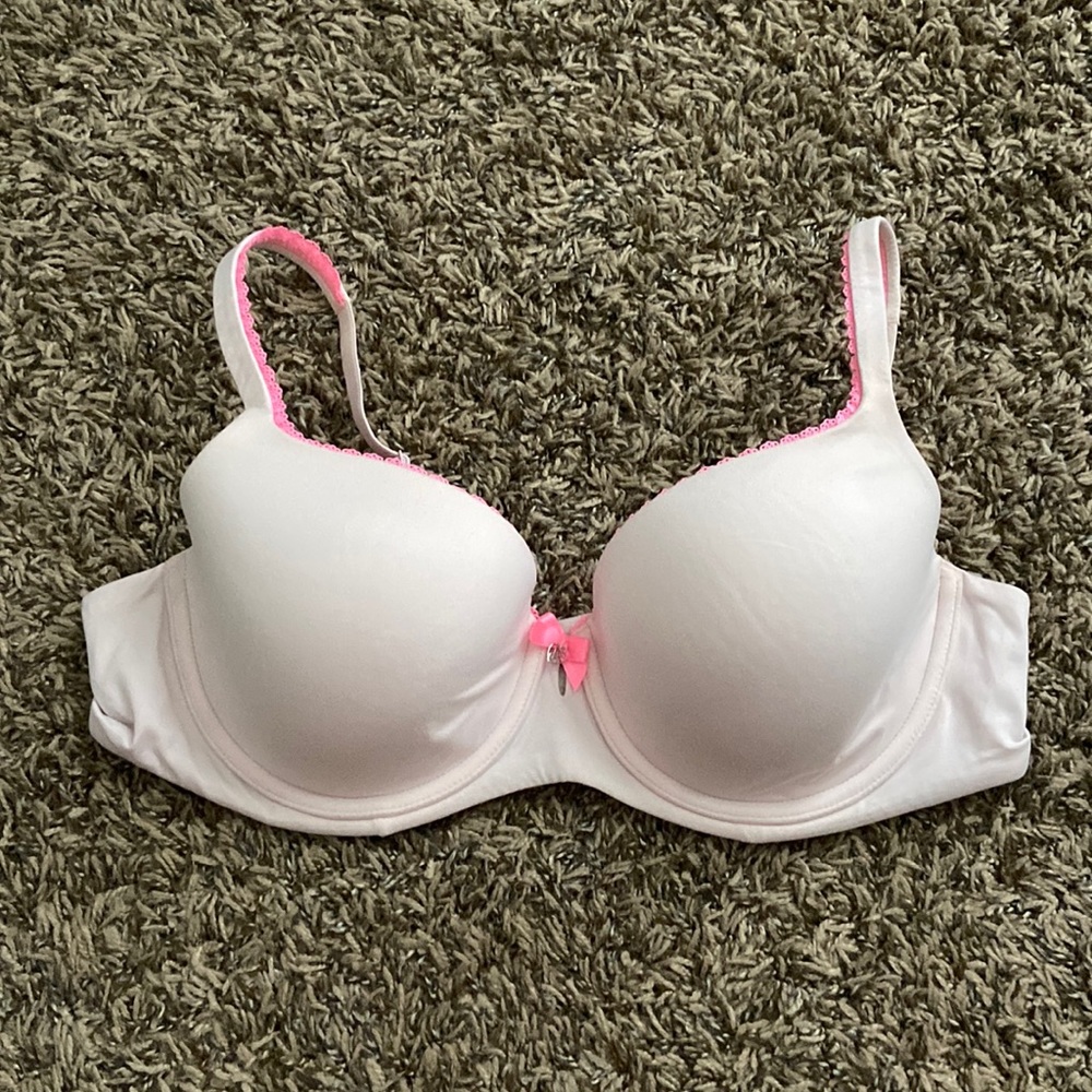 Victoria’s Secret bra size 36D